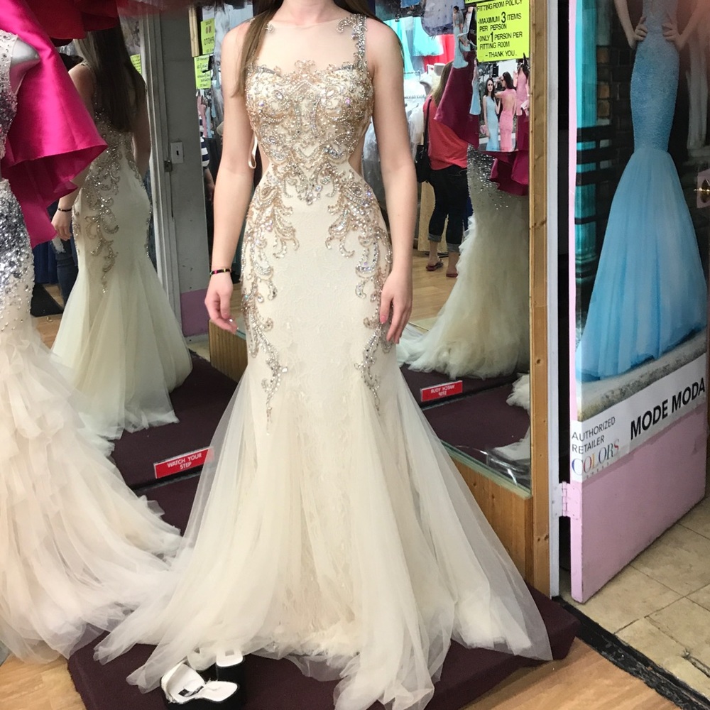 Nude Aspeed Prom Dress